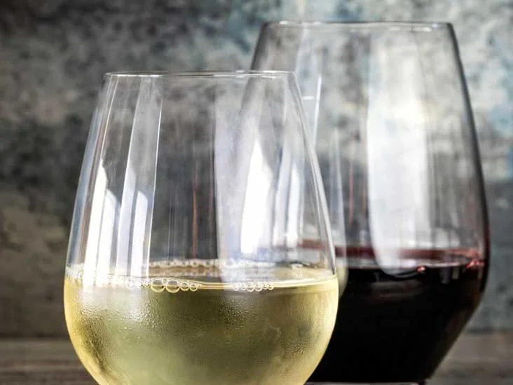 Red Wine vs. White Wine: Unveiling the Distinctive Flavors